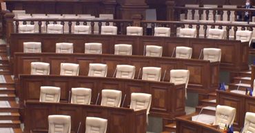 Заседание парламента не состоялось из-за отсутствия кворума.