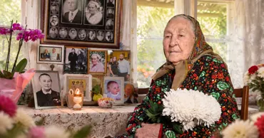 A crescut 13 copii și a ajuns la 100 de ani: Povestea unei femei din Sângerei