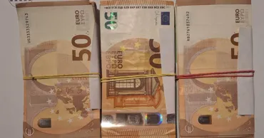 В аэропорту Кишинёва изъяли незадекларированные 28 тысяч евро у двух пассажиров