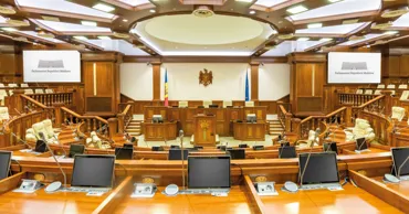 Comisia de la Veneția cere revizuirea regulilor de retragere a mandatelor de deputat