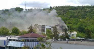Возгорание произошло рядом с госпиталем по лечению больных коронавирусом.