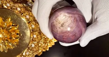 Cel mai mare safir violet din lume, prezentat în Sri Lanka