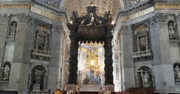 Un bărbat și-a făcut nevoile pe altarul din Bazilica Sfântul Petru de la Vatican