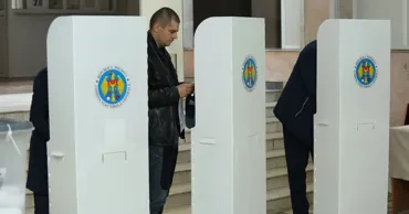 ЦИК закупает новые кабинки для голосования
