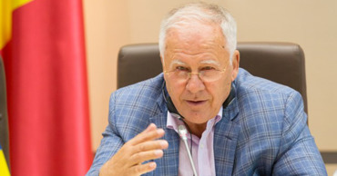 Почетный председатель Демократической партии Дмитрий Дьяков.