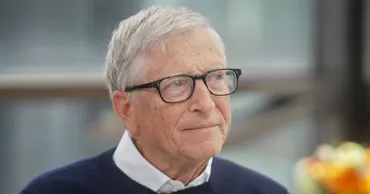 Bill Gates: Reglementarea IA va fi mai dificilă decât cea a armelor nucleare