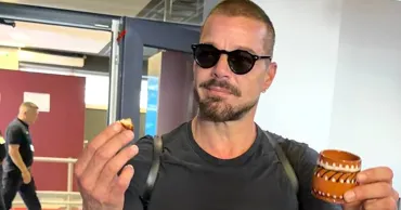 Ricky Martin, cucerit de tradițiile moldovenești la sosirea în Chișinău