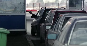 Aglomerație la frontieră de Paște: Mii de moldoveni revin acasă