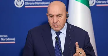 Министр обороны Италии назвал протесты в Милане "следствием гибридной войны"