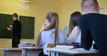 „Vreau la liceu”: 100 de elevi din Moldova vor putea beneficia de burse și mentorat