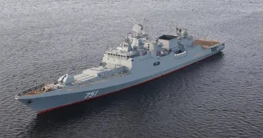 Российский военный корабль открыл предупредительный огонь рядом с яхтой в Ла-Манше
