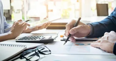 Mai puțină birocrație și taxe predictibile: Ce cere mediul de afaceri de la Guvern