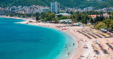 Turiștii, șocați de prețurile din stațiunile din Muntenegru: Un steak costă 40 de euro, iar o pizza — 15 euro