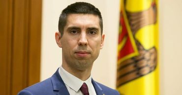 Вице-спикер, депутат Партии действия и солидарности (PAS) Михай Попшой.