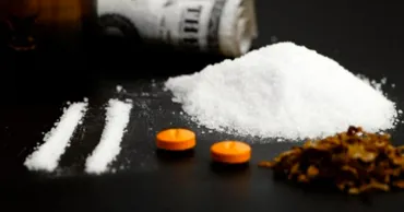 Aproape 40% dintre persoanele dependente de droguri din Moldova revin la tratament