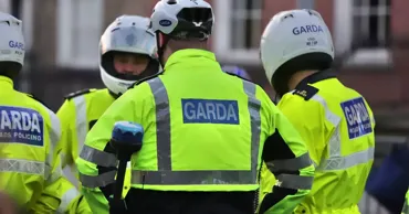 Posibil atentat cu bombă, în Irlanda. O tânără avea un dispozitiv exploziv în mașină