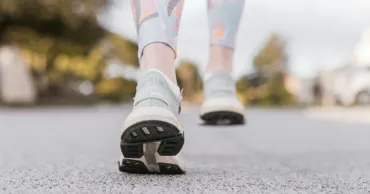 Studiu: Plimbările de 12.000 de pași stimulează regenerarea celulelor