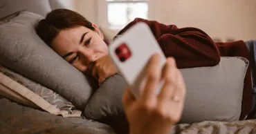 „Terapia” cu ChatGPT, între ajutor și risc. Ce avertizează specialiștii
