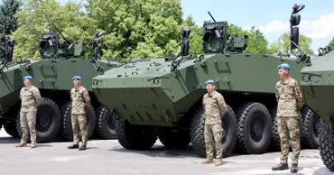 Молдова получила первые пять бронетранспортёров Piranha 5 от Германии