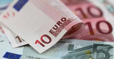 Curs valutar 16 august 2026: Cât valorează un euro și un dolar