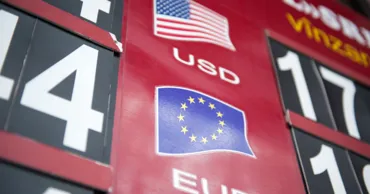 Curs valutar 19 iunie 2026: Cât valorează un euro și un dolar