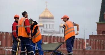 Rusia ar putea elimina posibilitatea ca migranții să vină singuri în căutarea unui loc de muncă