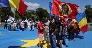 В Бухаресте в один день прошли ЛГБТ-прайд и «Марш нормальности»