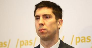 Попшой прокомментировал заявление Додона о назначении Кику премьером.