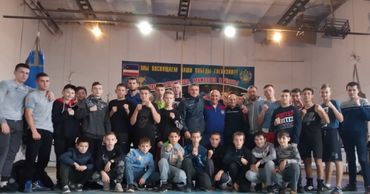 Десятки боксеров со всей страны приехали на сборы в Комрат.
