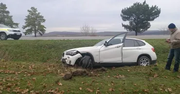 В Сынжерей пенсионер на BMW съехал в кювет