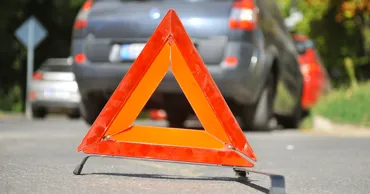 Водителям напомнили правила поведения после аварии и призвали не покидать место ДТП