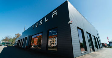 Tesla запустила производство грузовика Semi спустя восемь лет после анонса
