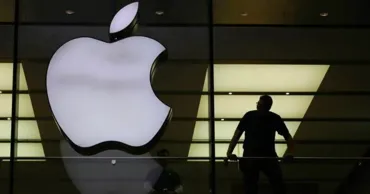 Утечка мозгов из Apple продолжается: разработчик ИИ для Siri ушел к конкурентам