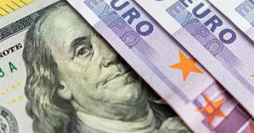 Curs valutar 17 iulie 2026: Cât valorează un euro și un dolar