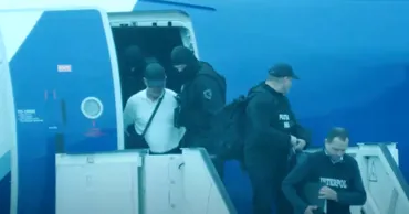 Самолёт с Плахотнюком приземлился в Кишинёве