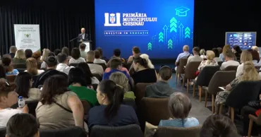 Chișinăul cere suspendarea reformei în educație și propune un referendum