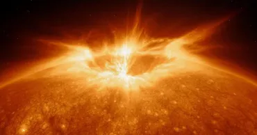 На Солнце произошла сильная вспышка
