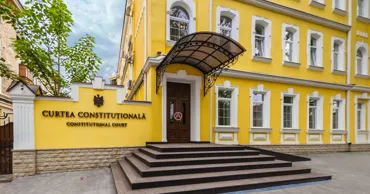 Firmele private nu vor putea păzi obiective de stat. Decizia Curții Constituționale