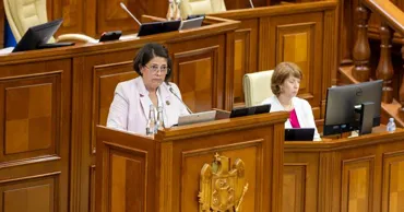 Якони: Каждая руководящая должность в министерстве стоит бюджету 800 тыс. леев в год