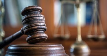 Политзаключенные потребовали отозвать лицензию адвоката у коррумпированных бывших прокуроров и судей.