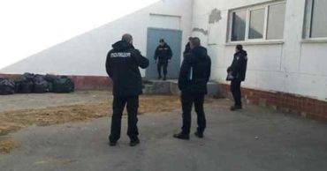 В Одессе эвакуировали лицей из-за разлитого раствора аммиака.