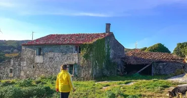 В Испании продают заброшенную деревню с видом на море за $160 тысяч