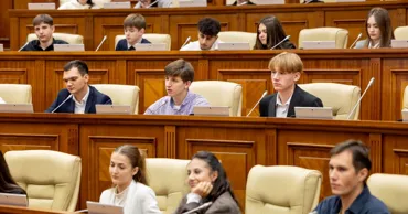 Cetățenii de la 16 ani vor putea iniția decizii de interes public