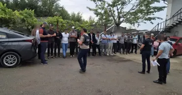 Проверки в службах такси: 12 иностранцев должны покинуть Молдову