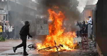 Во Франции 24 школы были подожжены или разгромлены в результате протестов