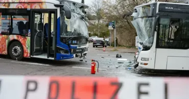 В Германии при столкновении двух автобусов пострадали 30 человек, в том числе дети