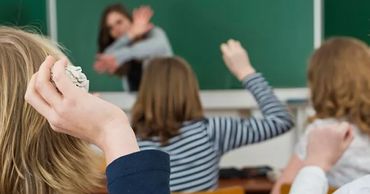 За публичное оскорбление преподавателей грозит штраф до 68 тысяч леев.