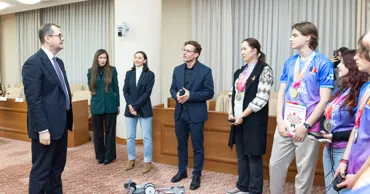 Tinerii din Moldova, premiați în Coreea pentru performanțe în robotică