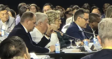 Ceban a prezentat viziunea de dezvoltare a Chișinăului la un summit din Singapore