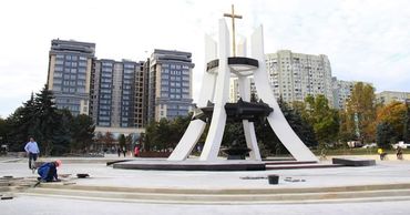 Продолжается восстановление Афганского парка на Рышкановке.